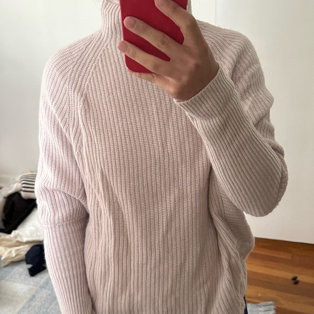 Club Monaco Light Pink Cashmere Sweater
